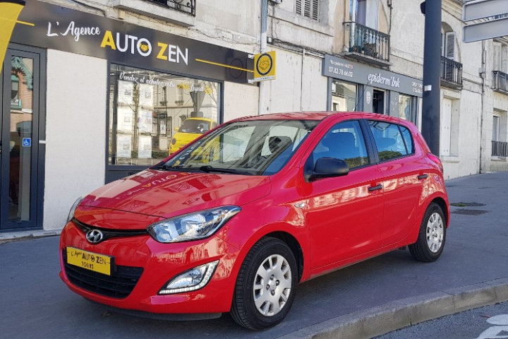 HYUNDAI i20